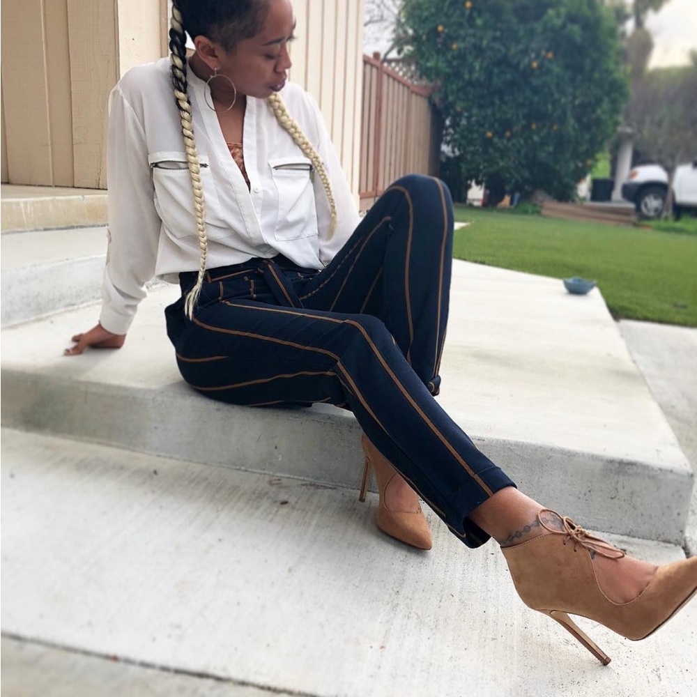 Elegant Navy Striped Women's Cropped Pants